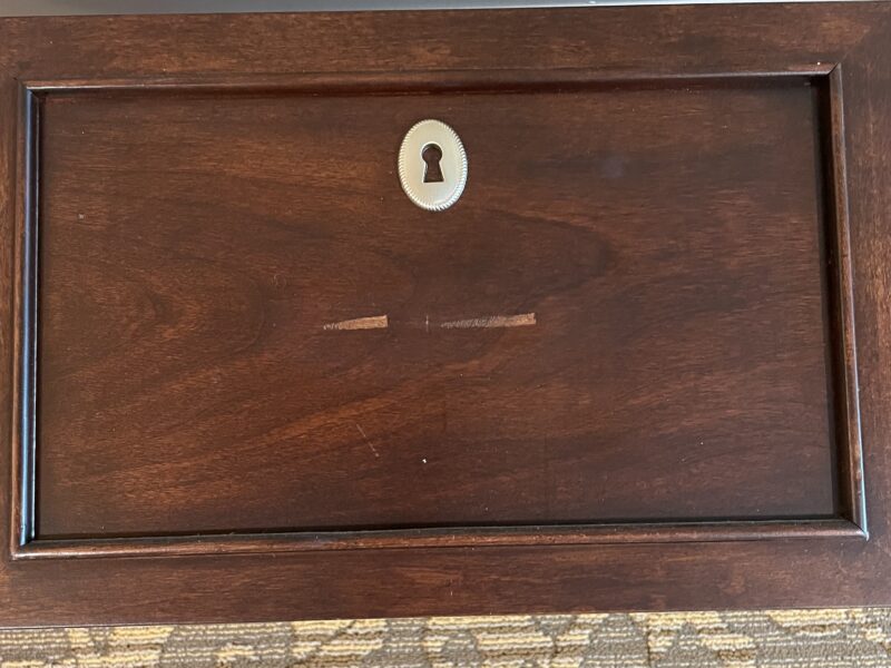 Console Chest Lenbrook gallery image